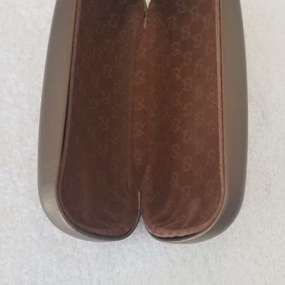 Gucci Women's Brown Tortoise Glasses - Picture 6 of 6